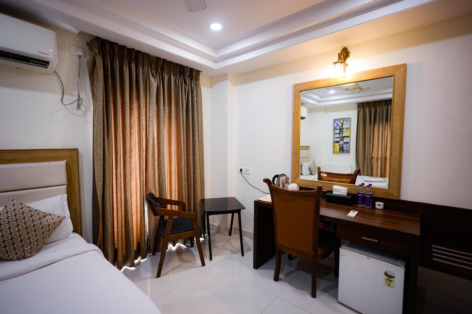M Square Hotel Hyderabad Ngoại thất bức ảnh