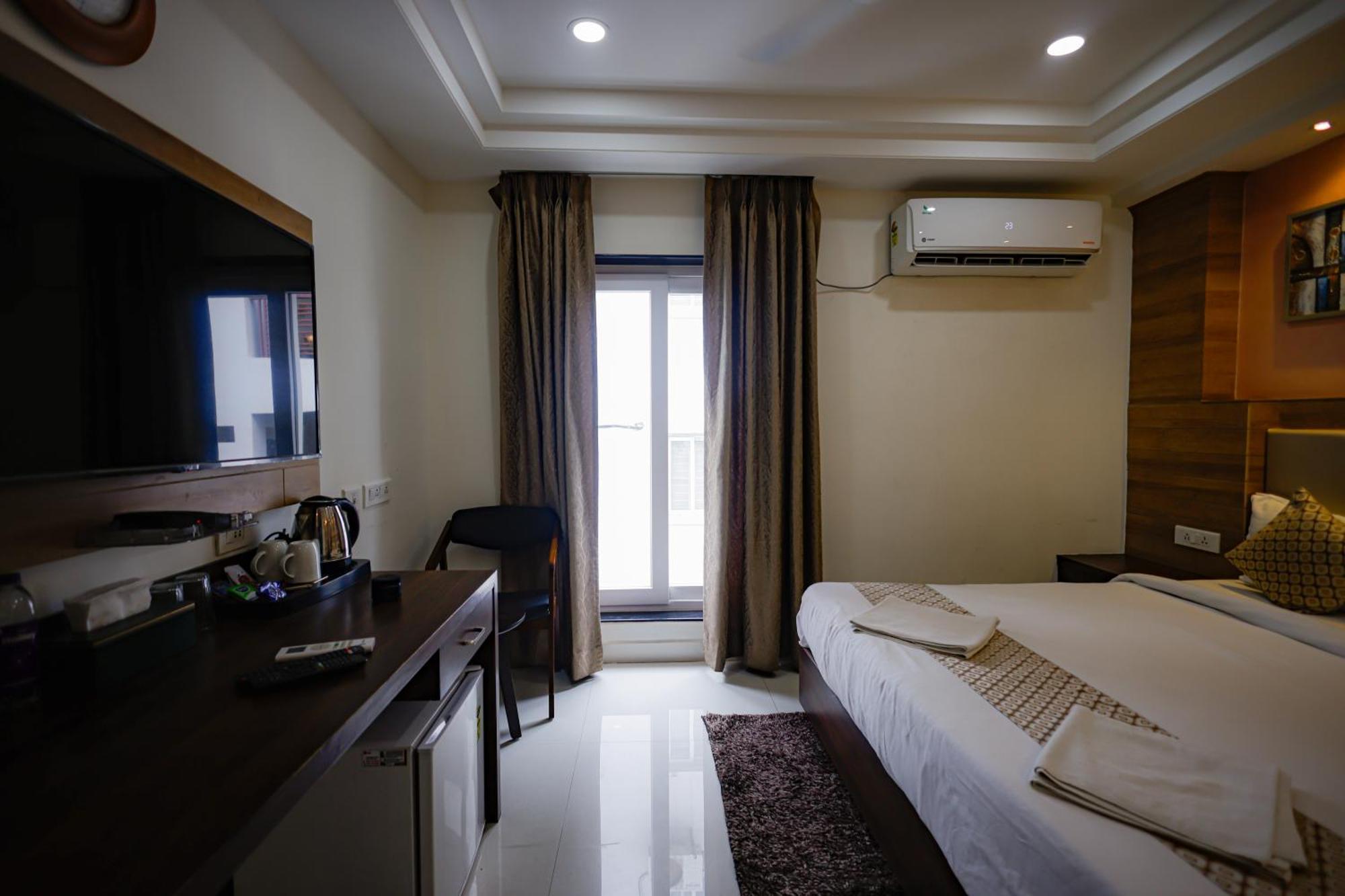M Square Hotel Hyderabad Ngoại thất bức ảnh