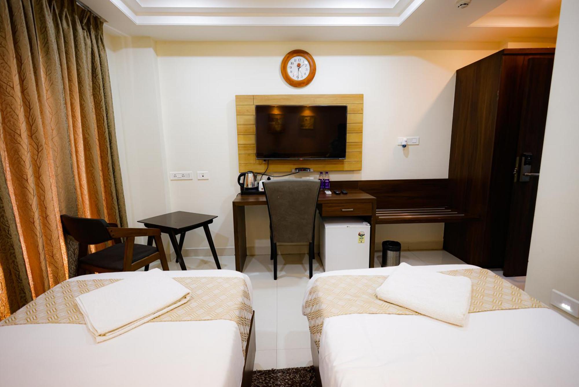 M Square Hotel Hyderabad Ngoại thất bức ảnh